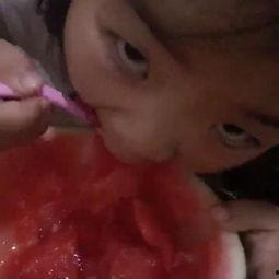 宝宝吃瓜照片视频